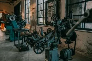 Endüstriyel Ekipman ve İş Makinesi Yatırımında Karar Rehberi: 8 Kategori, Tek Çerçeve kapak görseli