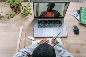 Online Sertifika Programları: Hangileri Gerçekten Değerli?